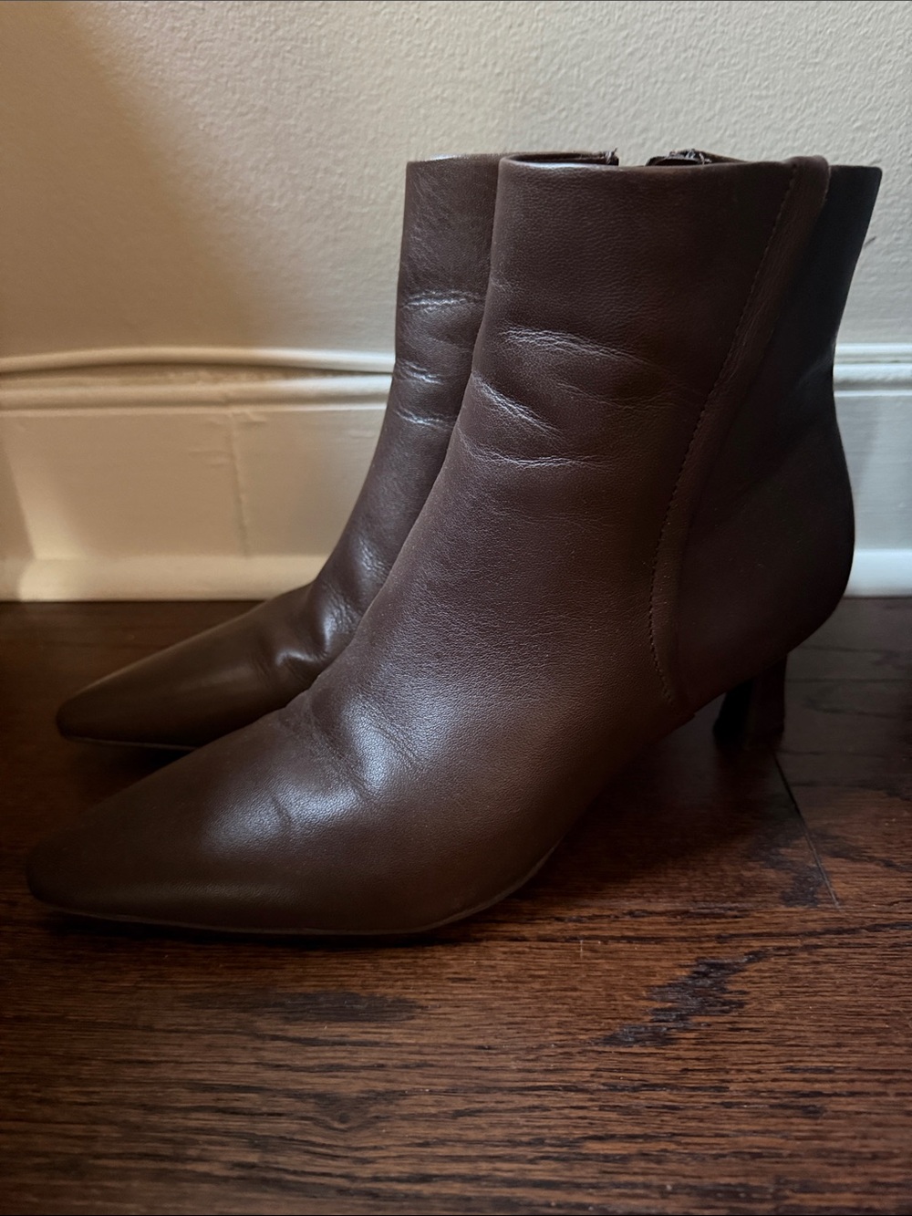 Naturalizer Deesha Bootie - Brown Leather Pointed-Toe Ankle Boots